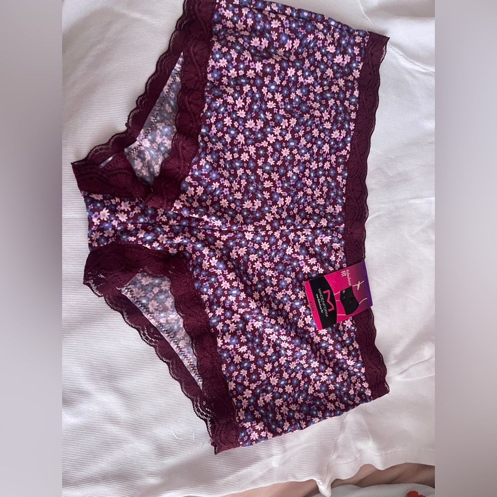 Bundle of 4 2x Panties, - Picture 2 of 9